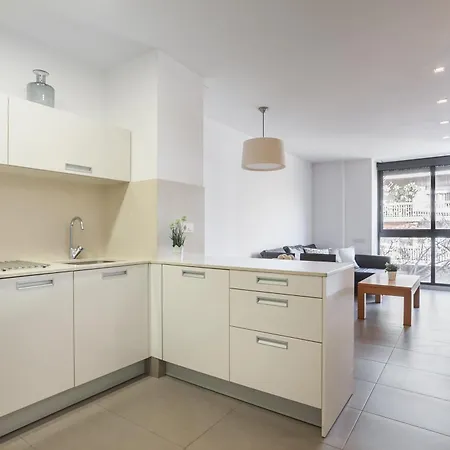 Flateli Navas 0-1 Apartmán Barcelona